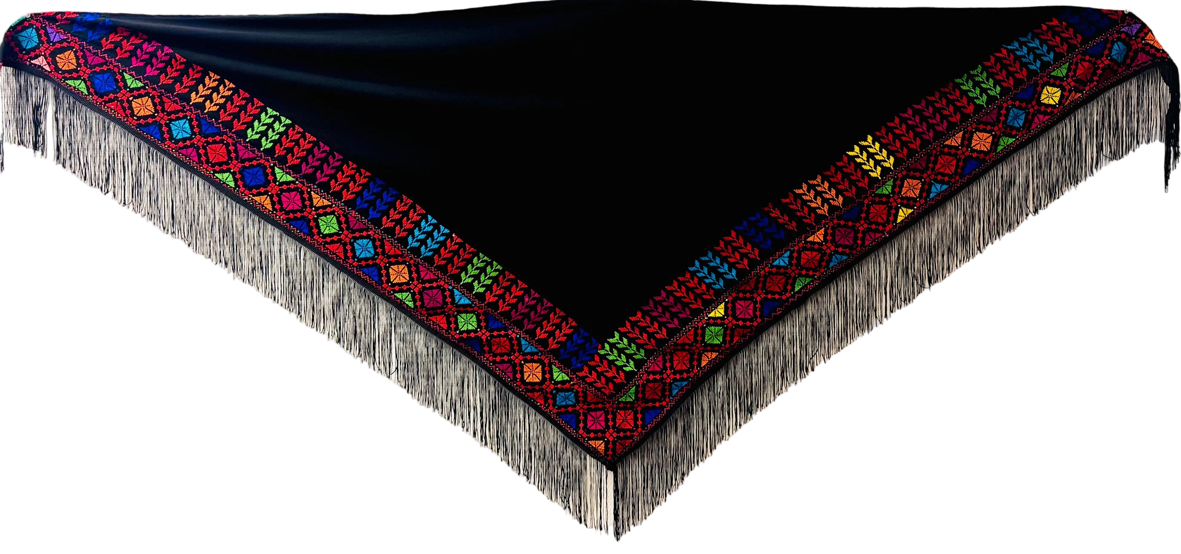 Fargerikt tatreez-sjal opphengt for visning av helhetlig palestinsk broderimønster, tradisjonelt skjerf inspirert av autentisk tatreez-håndverk
